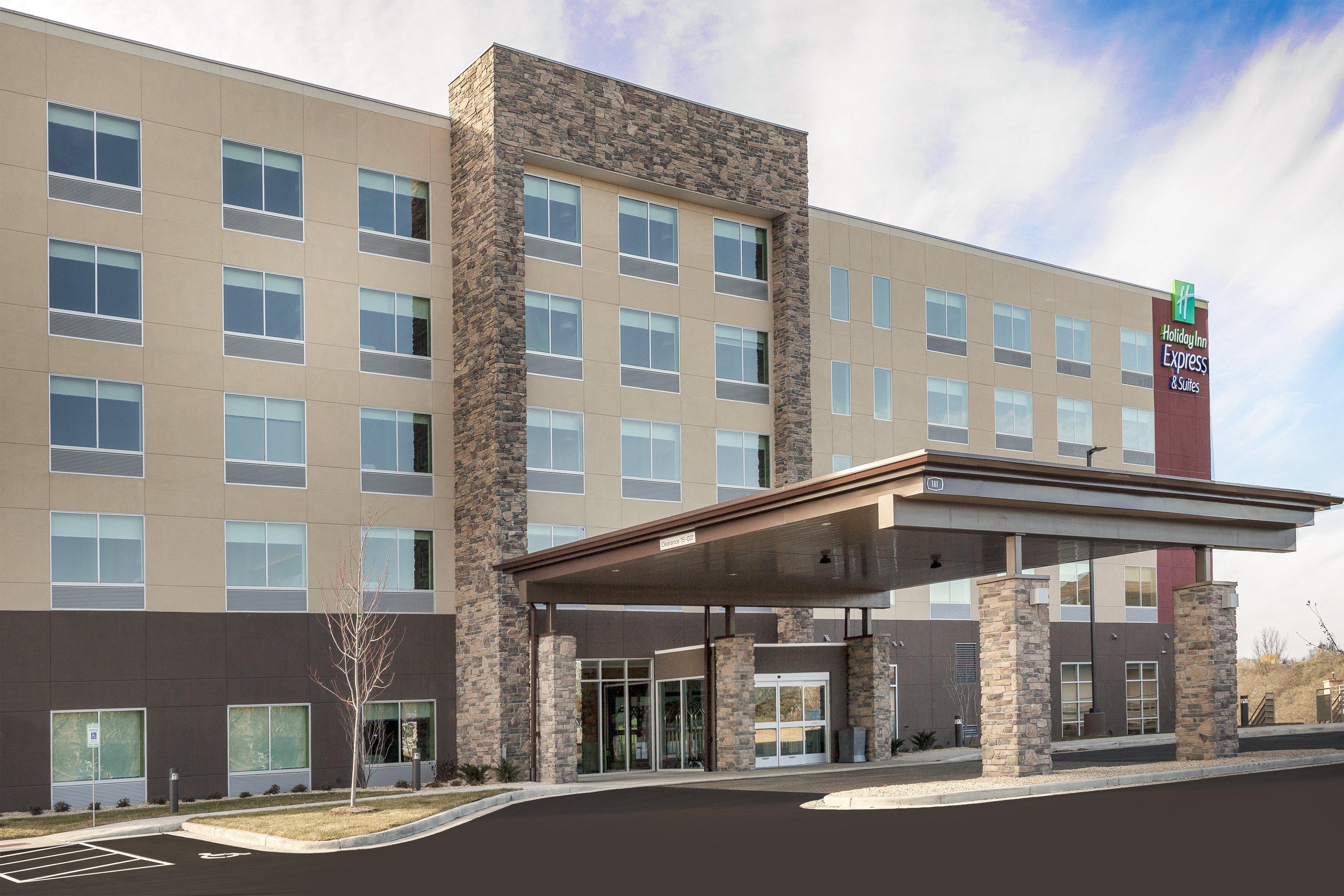 Hotel Express & - I-94 By Ihg 3*